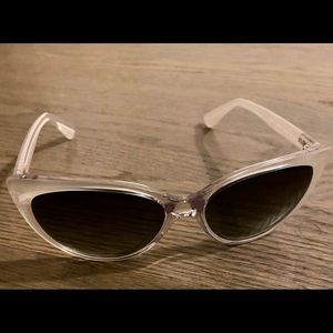 Cat eye sunglasses